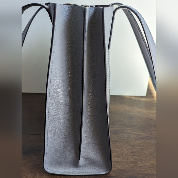 Marc Jacobs Repeat Leather Tote Bag - Picture 9 of 10